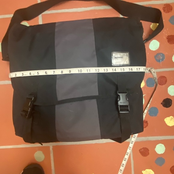 Old Navy Messenger Style Bag - Picture 5 of 9